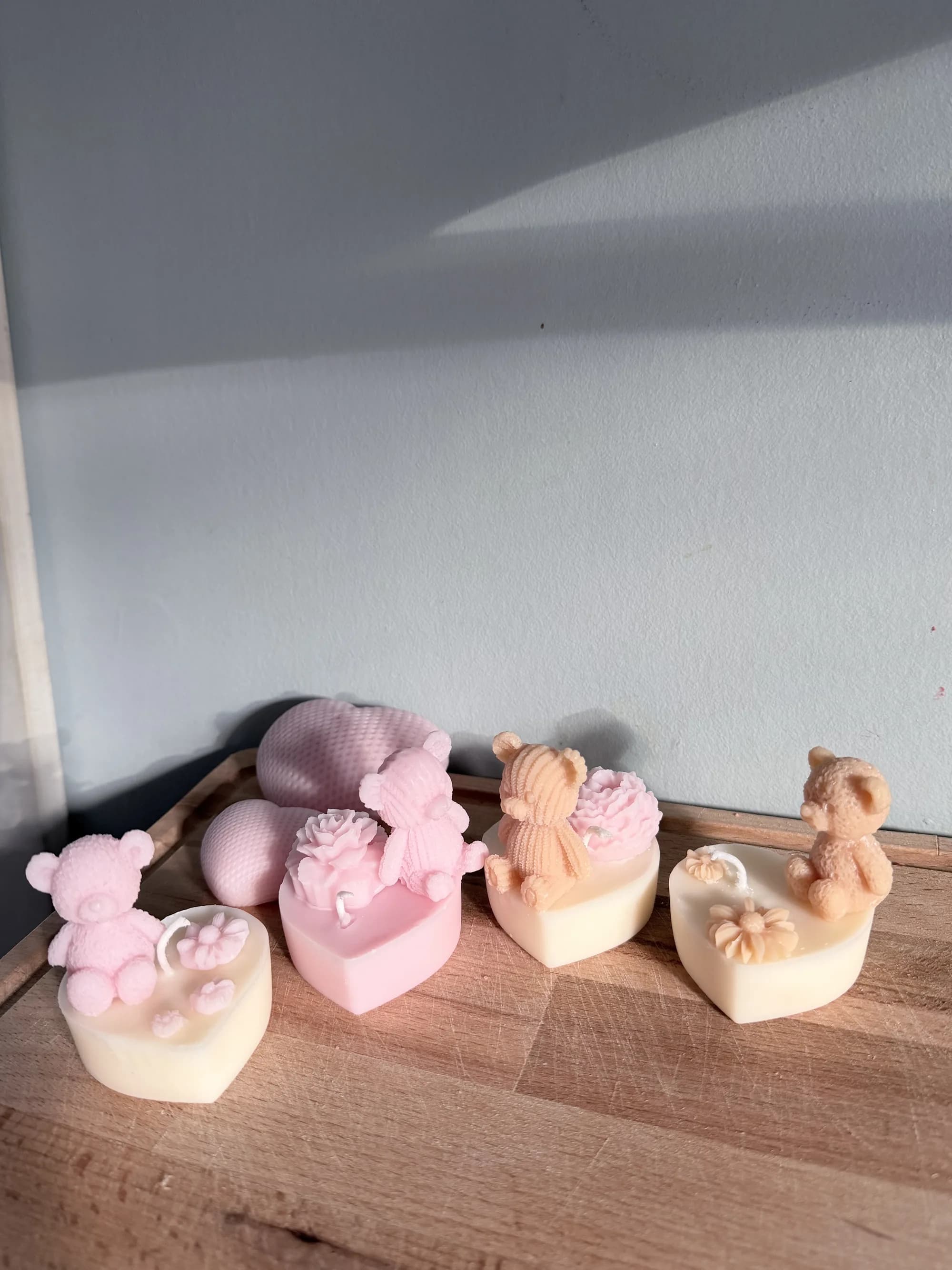 Heart-shaped wax melts with teddy accents