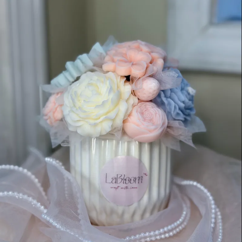Pink candle bouquet vase